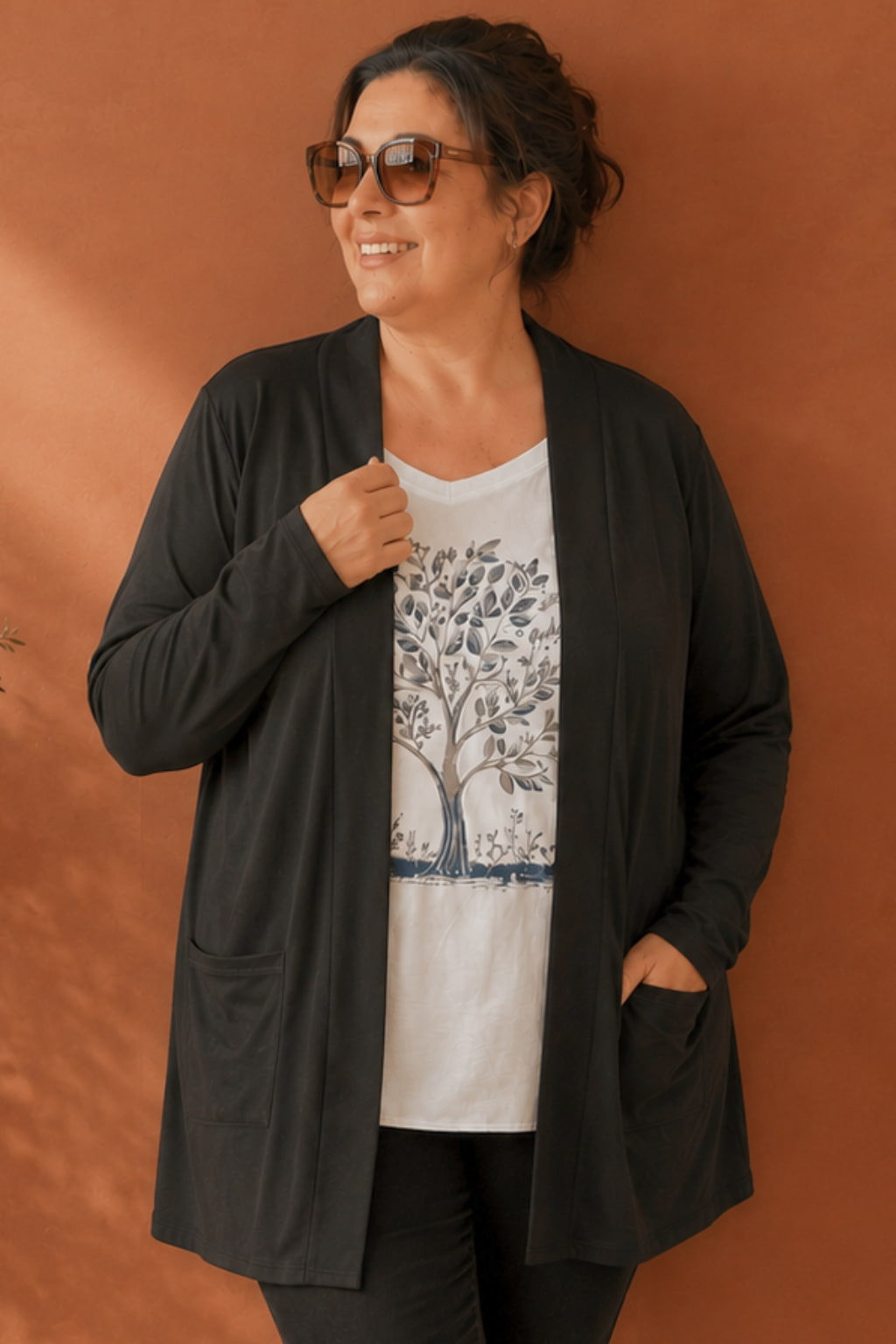 Gilet long grande taille noir ouvert avec poches