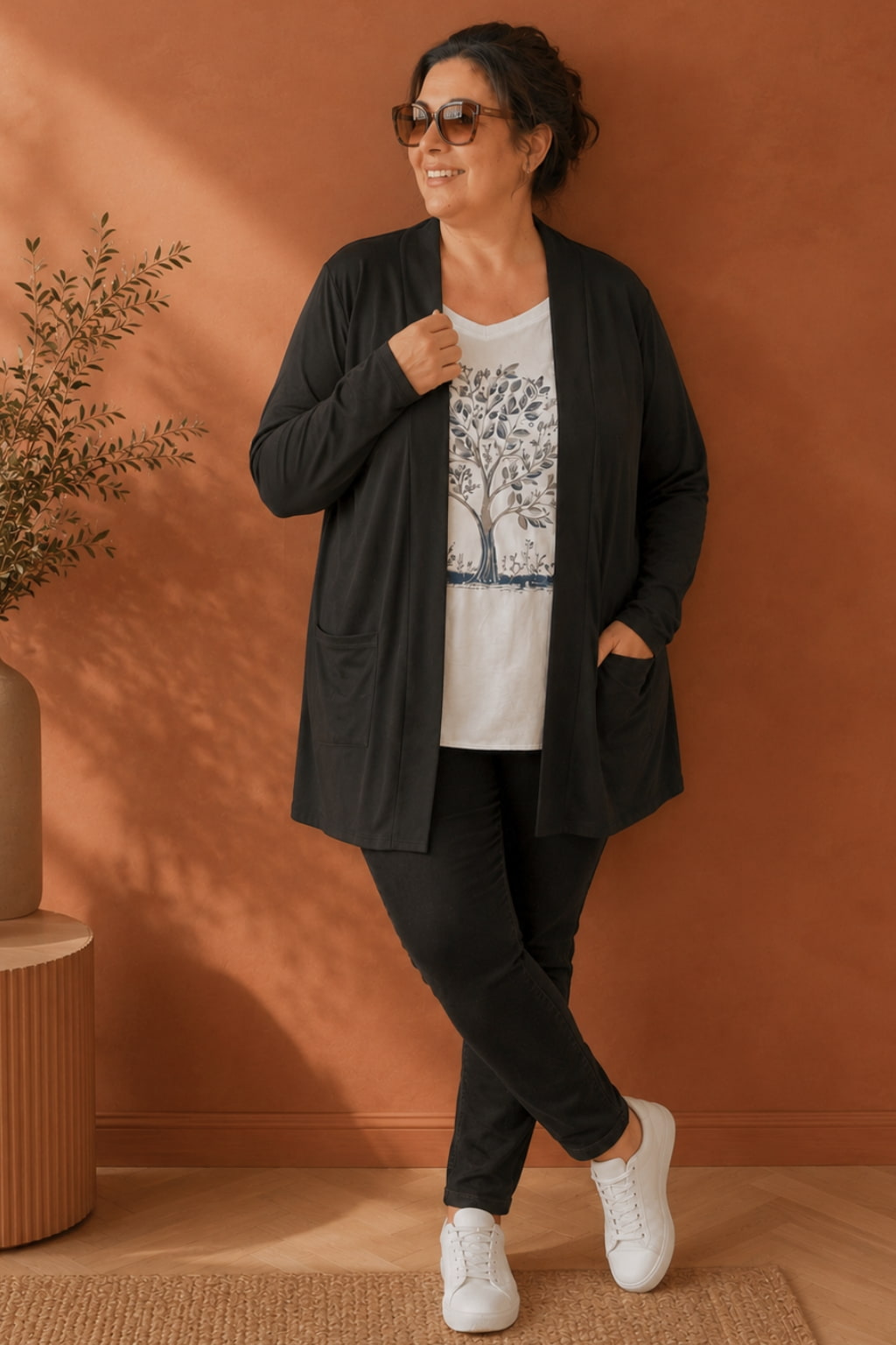 Gilet long grande taille noir ouvert avec poches