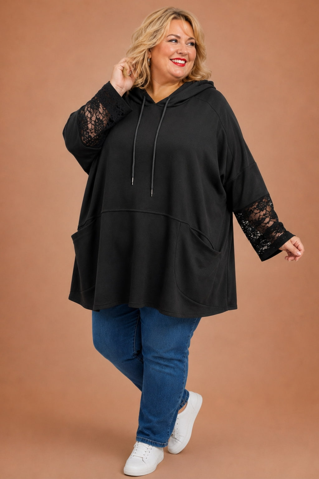 Sweat à capuche grande taille noir évasé, manches en dentelle