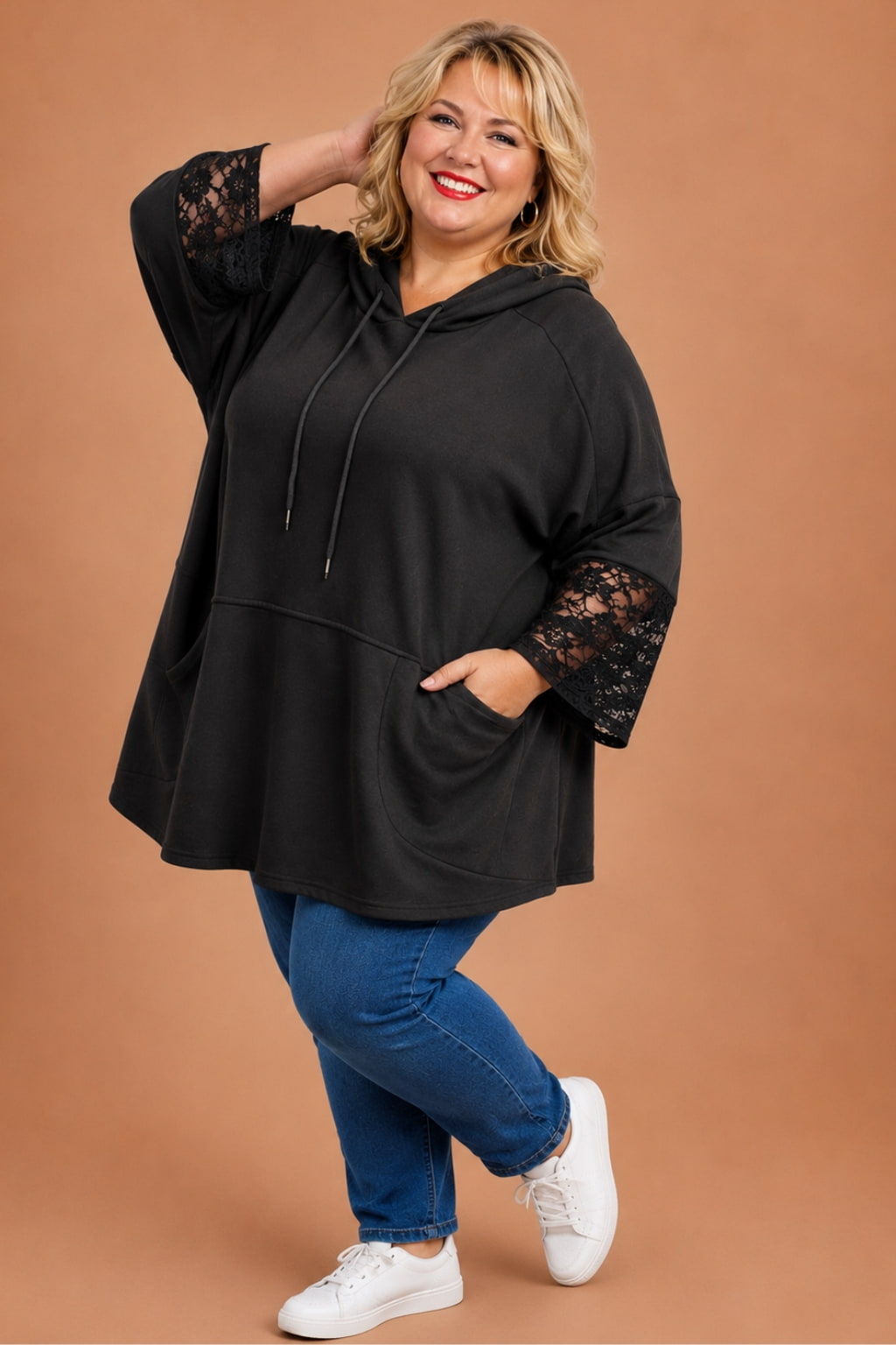 Sweat à capuche grande taille noir évasé, manches en dentelle