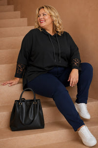 Sweat à capuche grande taille noir évasé, manches en dentelle
