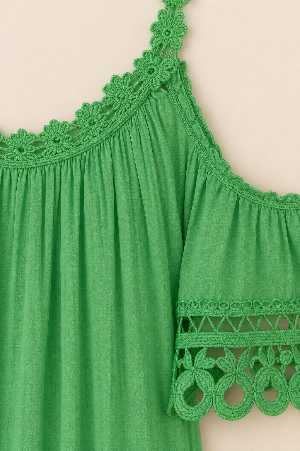 Top femme grande taille épaules dénudées coupe ample viscose bordure crochet festonnée