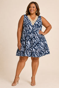 Robe grande taille imprimée sans manches coupe ajustée tombé fluide