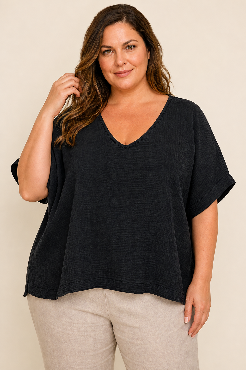 Tunique femme grande taille col V double gaze de coton coupe rectangulaire manches courtes tombantes Image