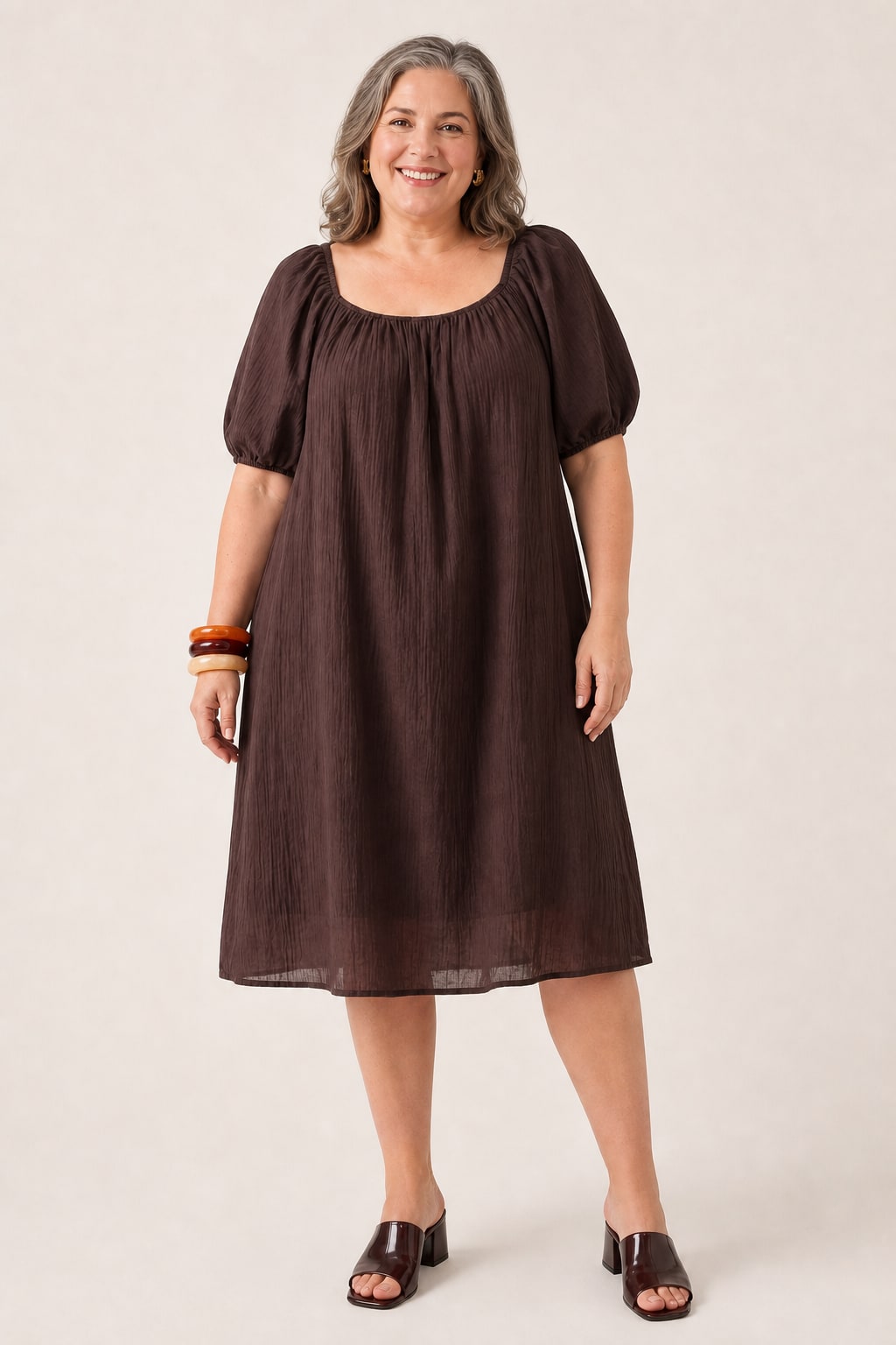 Robe grande taille col froncé manches bouffantes coupe trapèze en coton léger