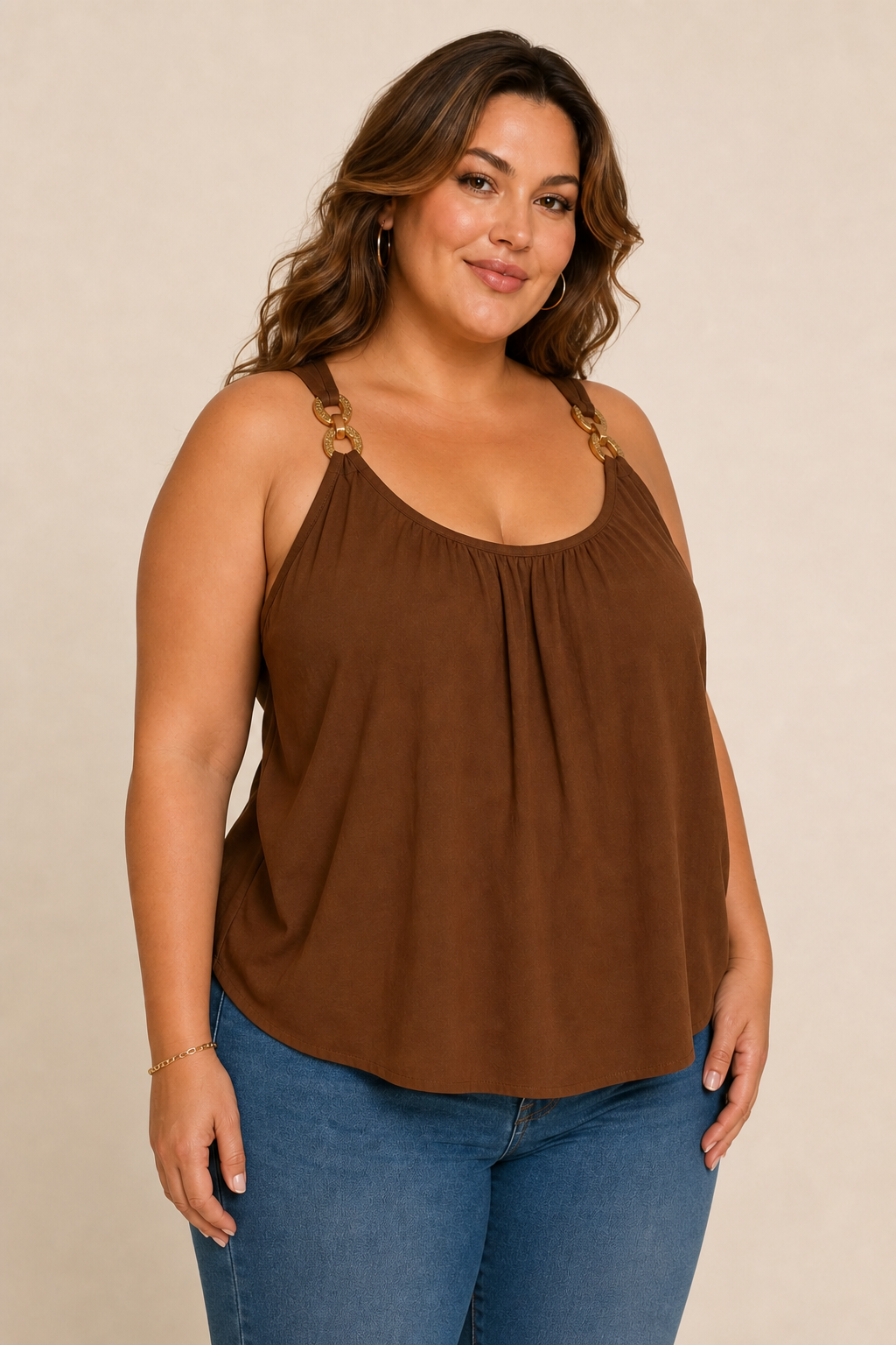 Top femme grande taille coupe ample froncée bretelles anneaux dorés encolure ronde